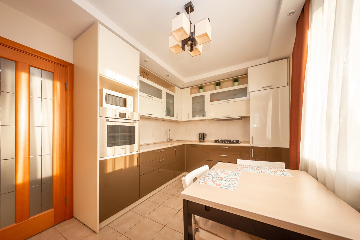 Апартаменты на Романа Брянского 8/1