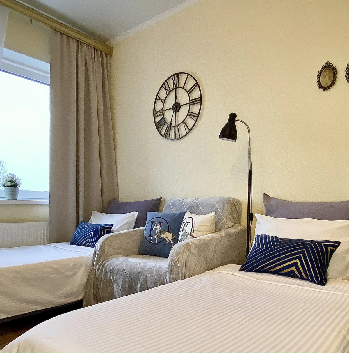 Апартаменты Версаль на Космонавтов