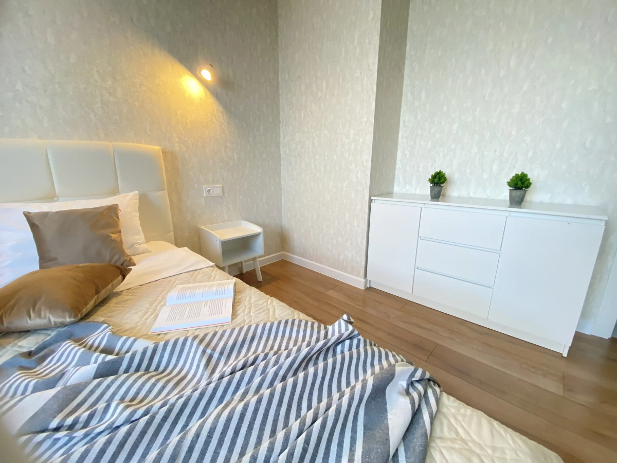 Апартаменты 1-комн квартира 41 кв.м. В ЦЕНТРЕ ул. Полежаева д.92