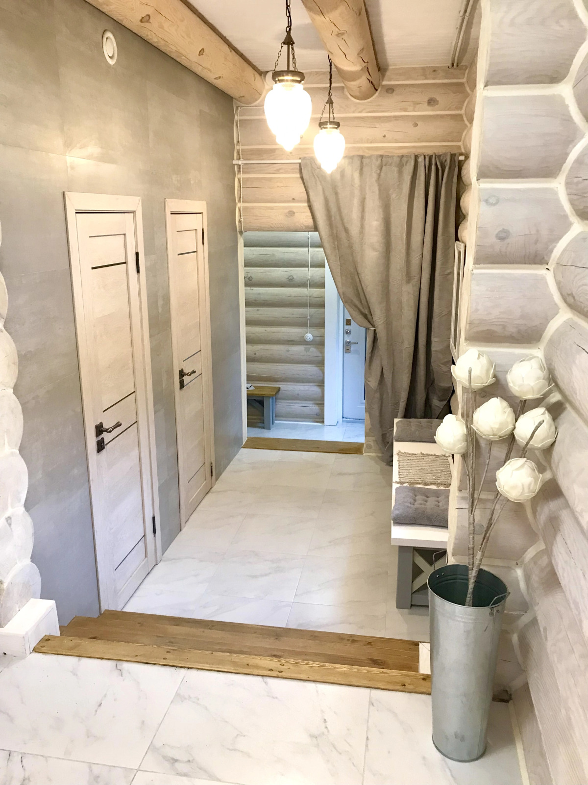 Шале на Скале с Видом на Озеро