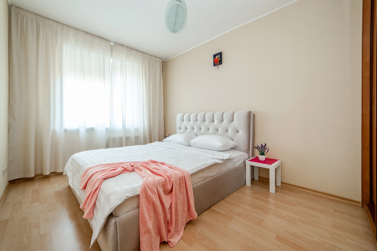 Трехкомнатные апартаменты GALLERY Minsk на Мельникайте с балконом