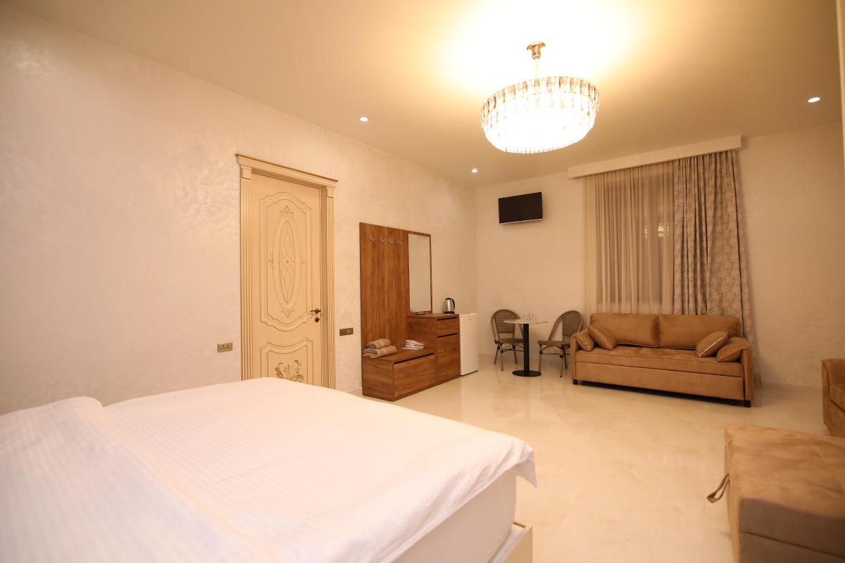 Отель Louvre Home