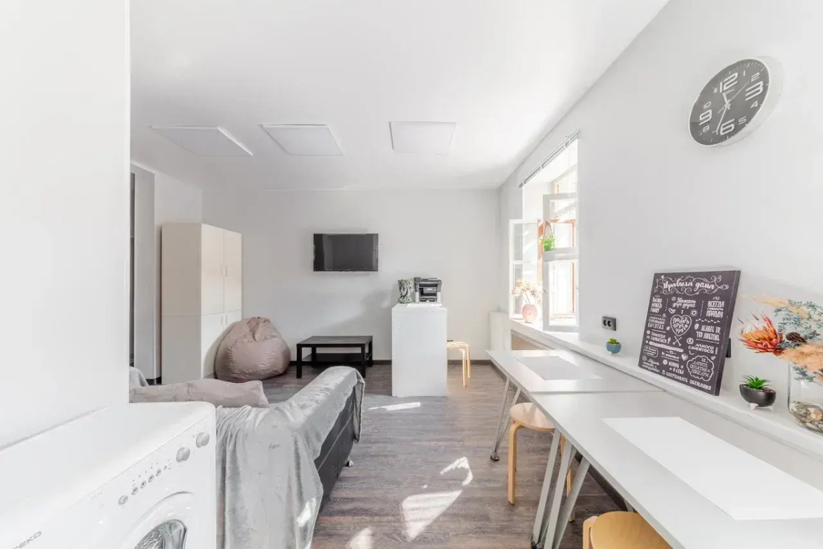 Меблированные комнаты Монохром