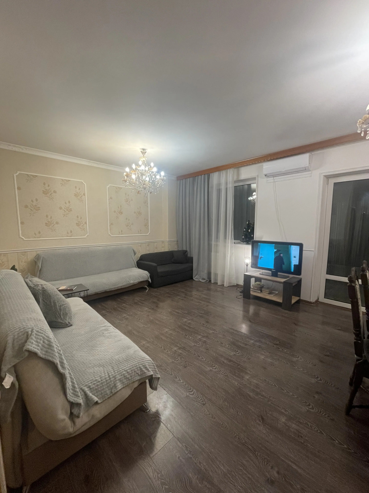 Апартаменты У Финляндского Вокзала и Крейсера Авроры"