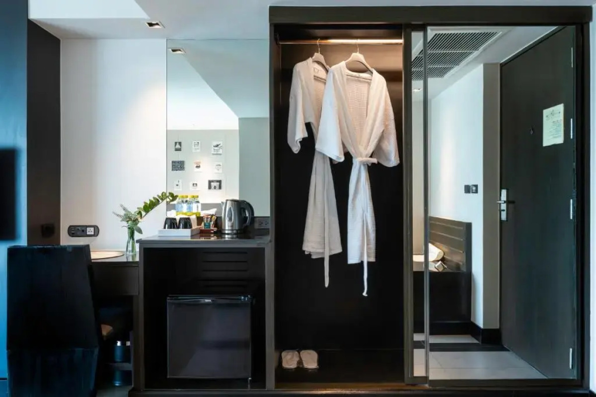 Отель Golden Tulip Mandison Suites