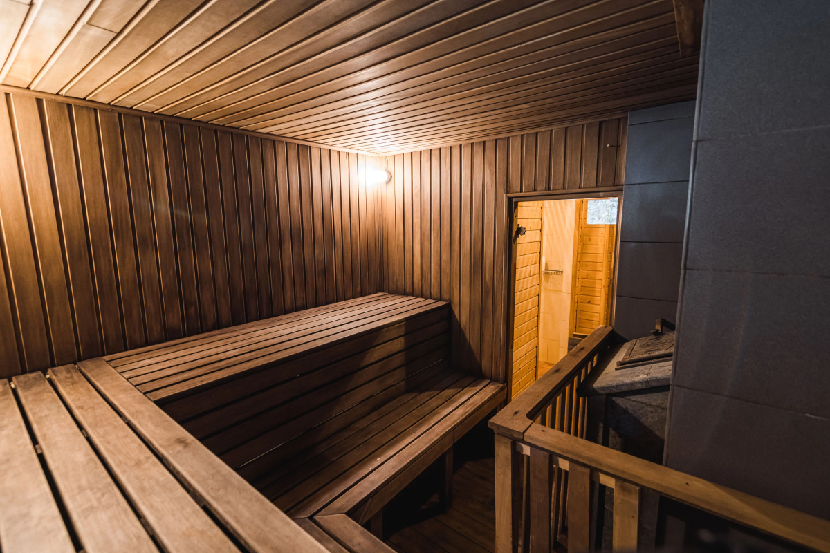 Бисерово Клуб