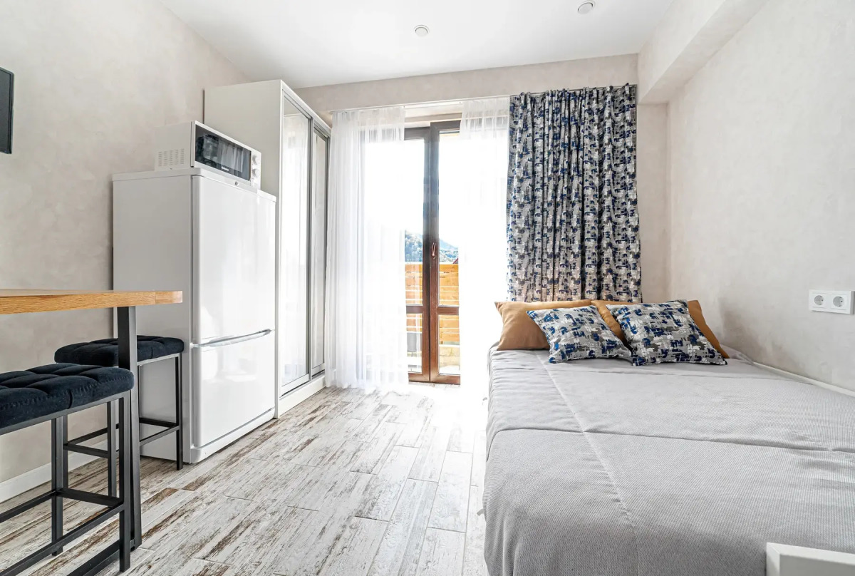 Квартира студия с террасой и видом на горы Я на море