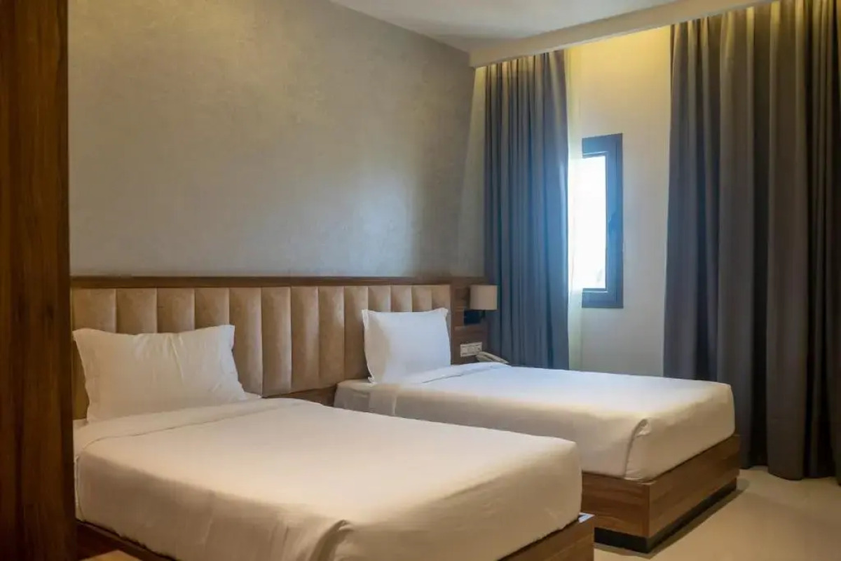 Отель The Plaza  and Resort