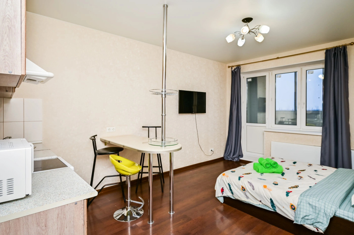 Апартаменты на Дмитрия Михайлова 2 (8 этаж)