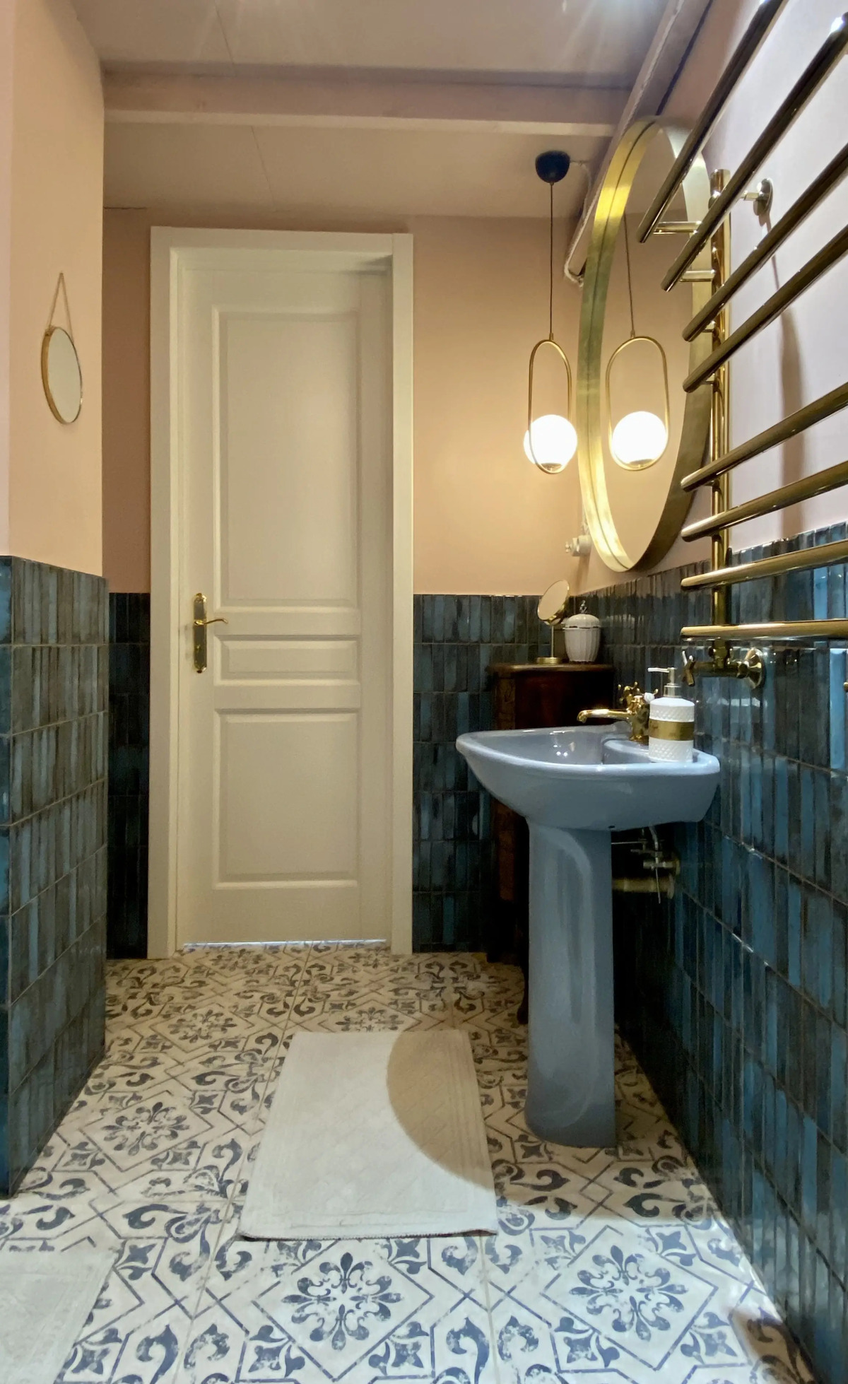 Апартаменты ApartMari Уникальный Люкс с видом на город