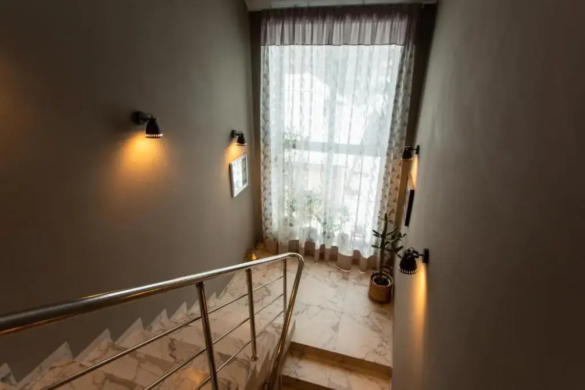 Гостевой дом Four Lions House (Фор Лайонс Хаус)