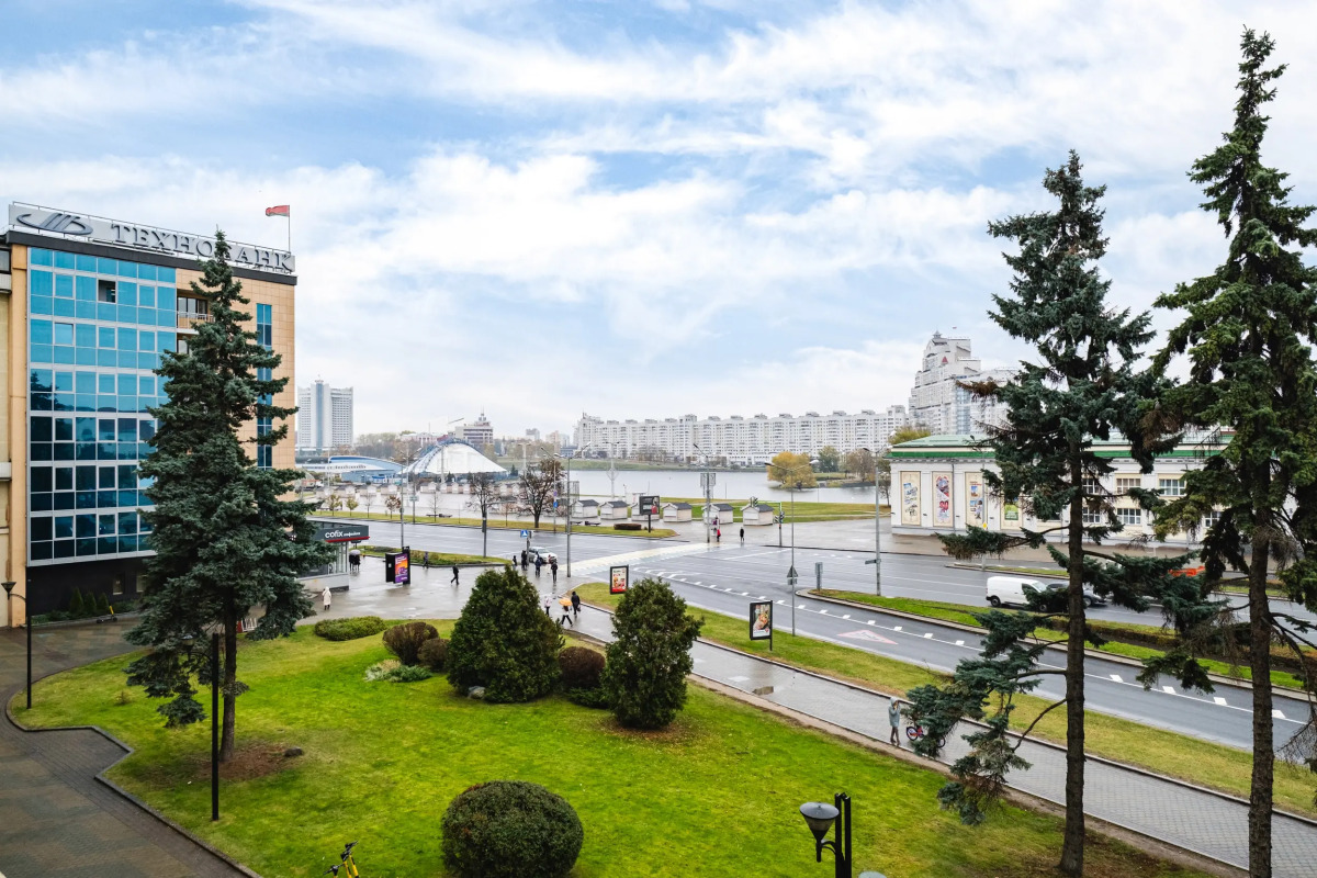 Апартаменты в Центре Минска с Видом на Реку Свислочь