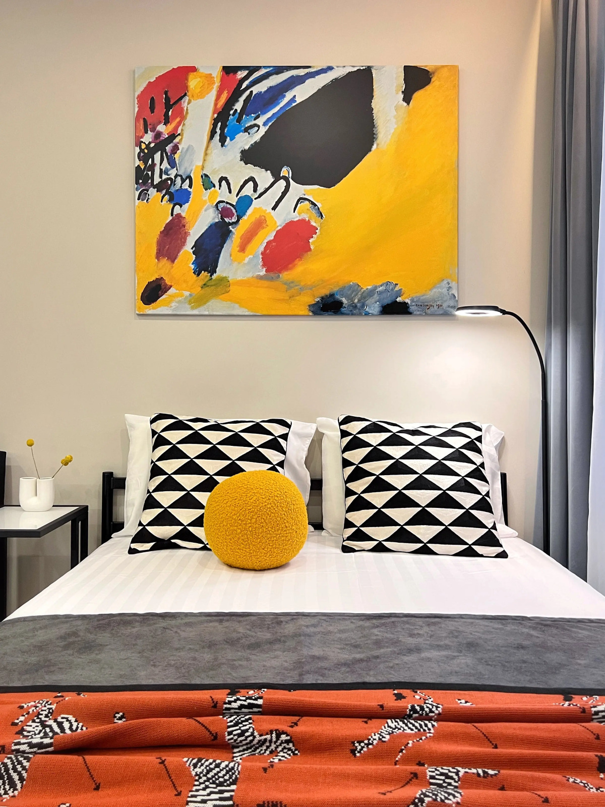 Апартаменты Granada Красивая студия в новом апарт-отеле на берегу канала