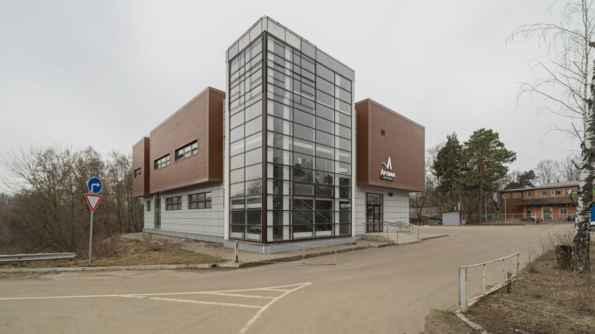 Отель Артман