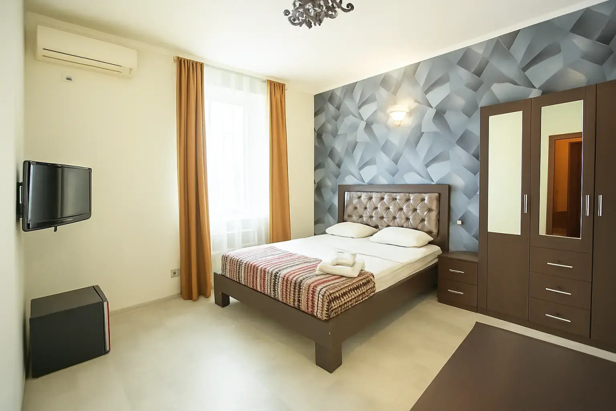 Отель Парадис