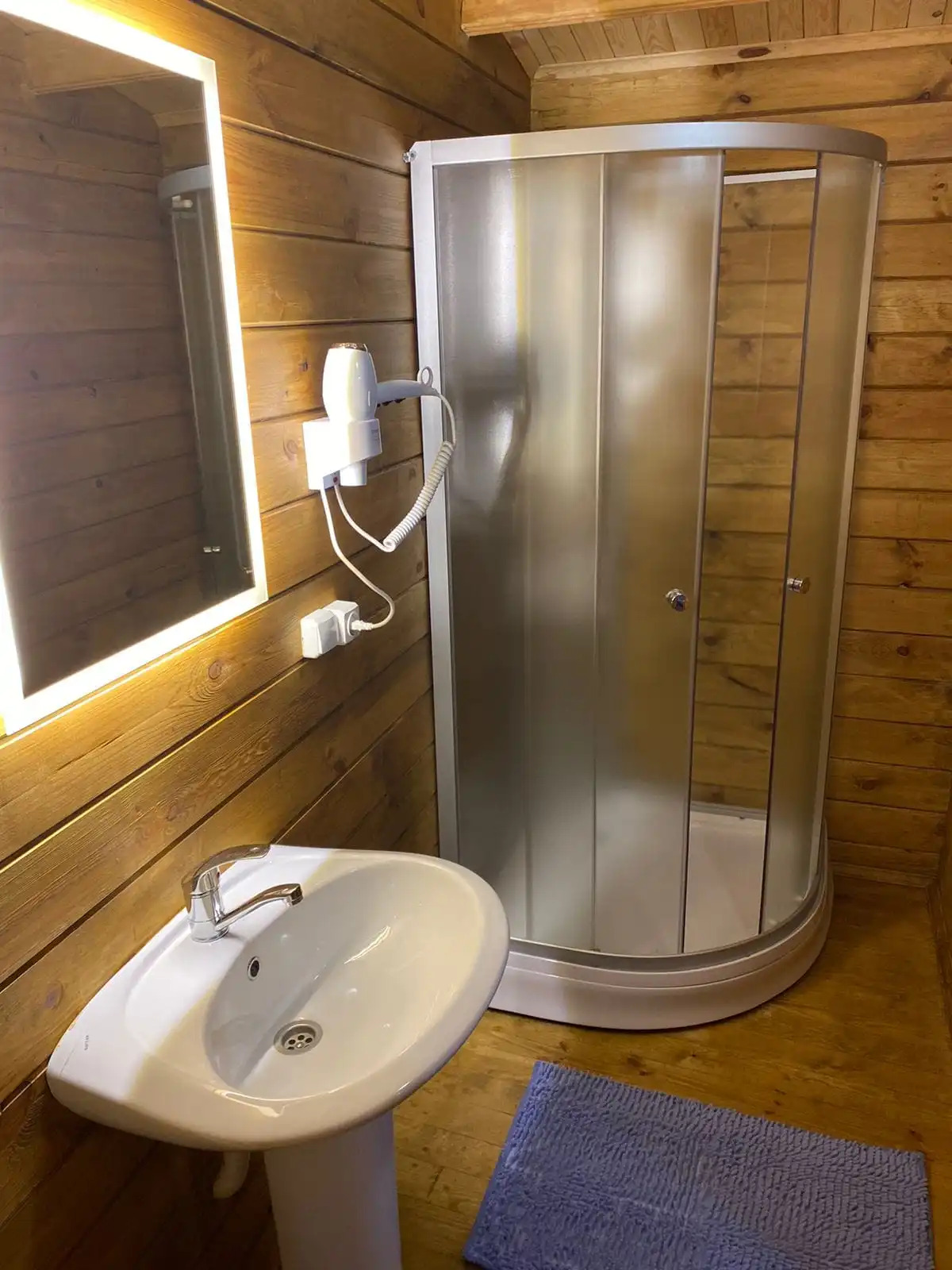 База отдыха Коттеджи на берегу моря