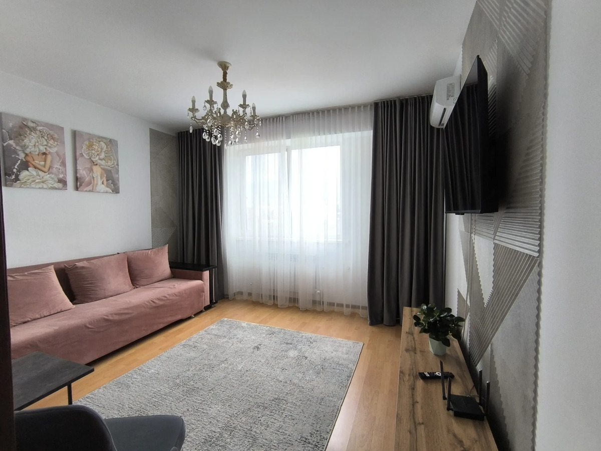 Двухкомнатная Квартира в Центре с Видом на Город и на Горы