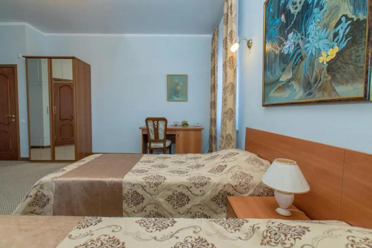 Отель Виноград