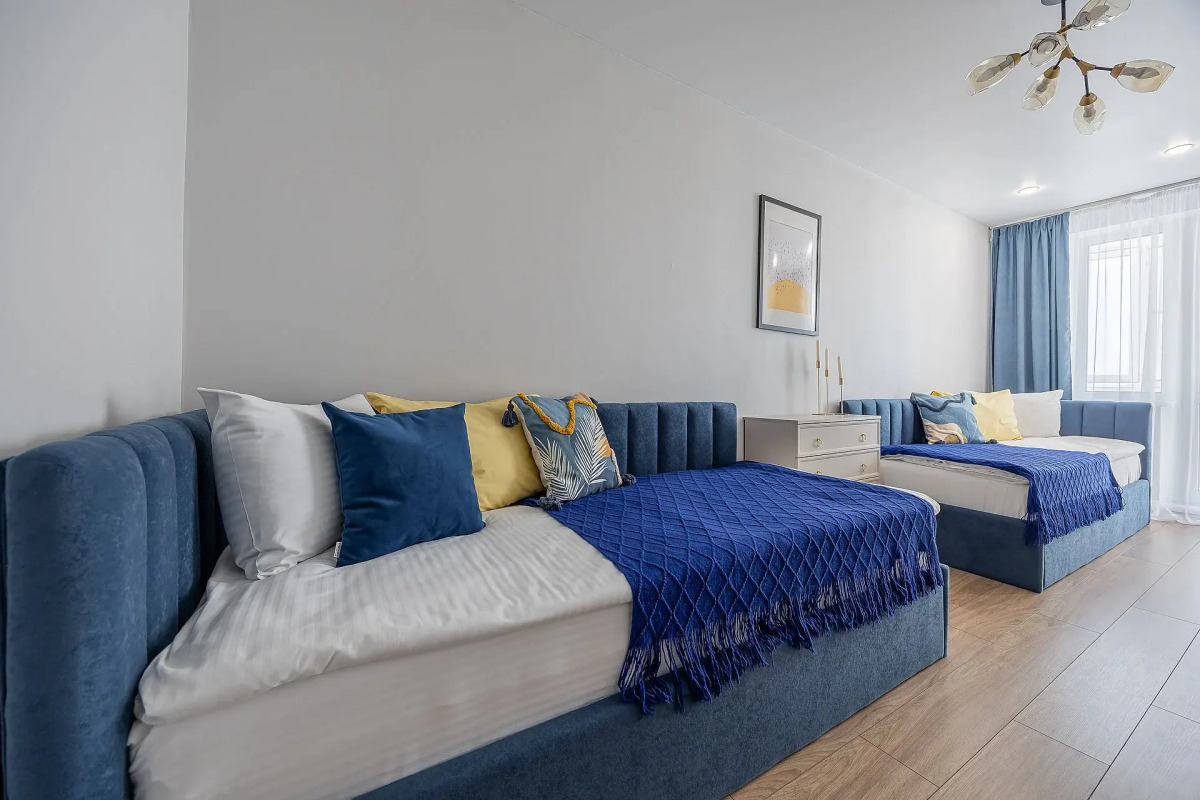 Апартаменты улучшенные, в центре города, с тремя спальнями