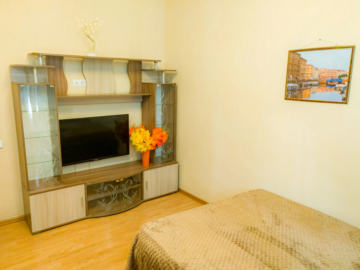 Апартаменты на площади Восстания