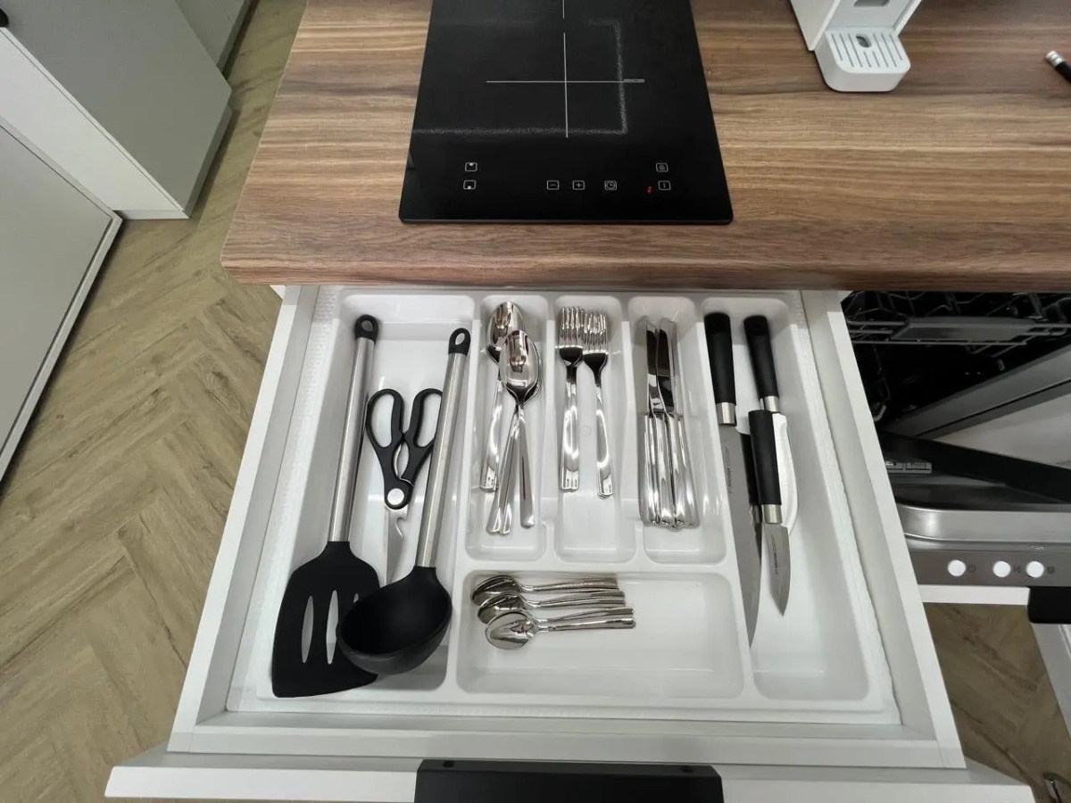 Апартаменты Студия с дизайнерским ремонтом с бассейном на крыше