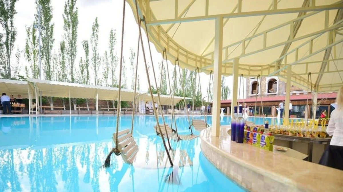 Отель Кавказ