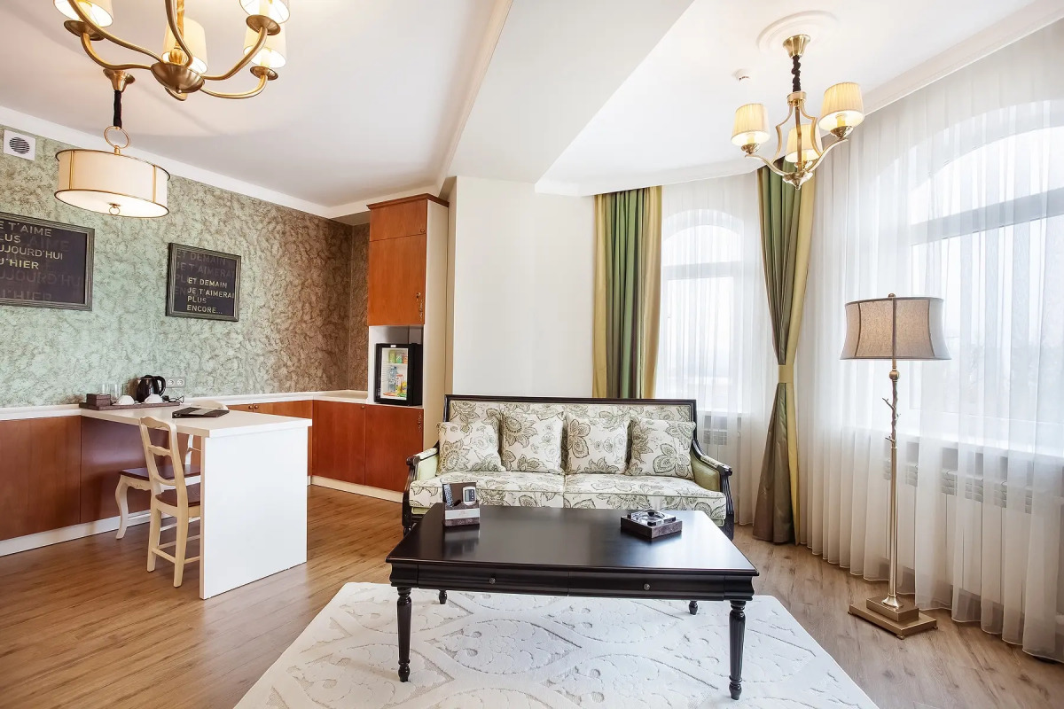 Отель Кристэлла