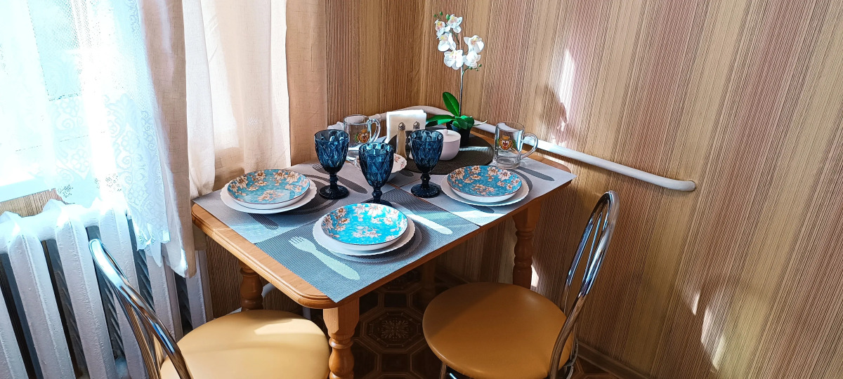 Апартаменты Центр, красивый вид на озеро, 9 этаж, лифт