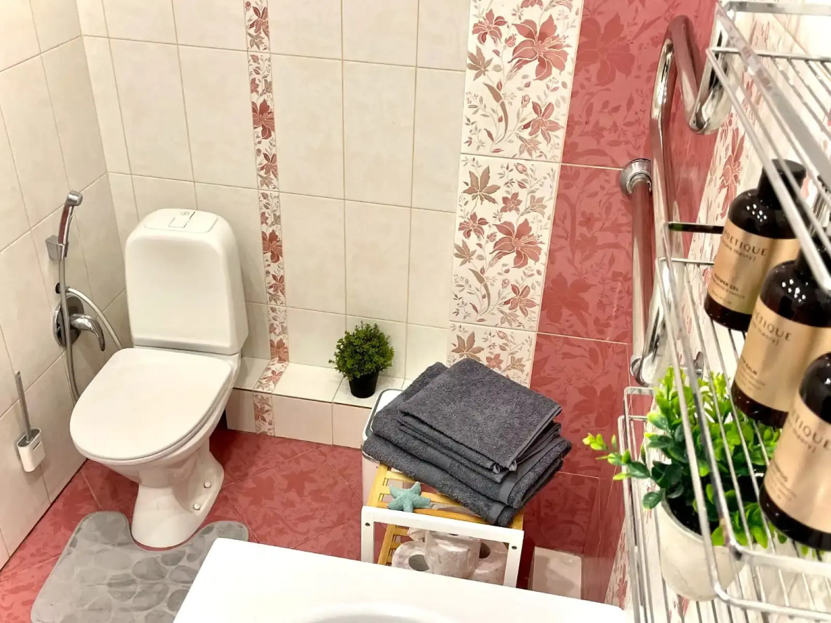 Квартира Евротрёшка Семейная с Видом на Лавру с Четырьмя Раздельными Кроватями