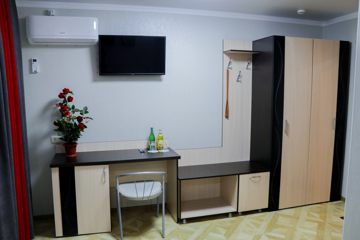 Отель София