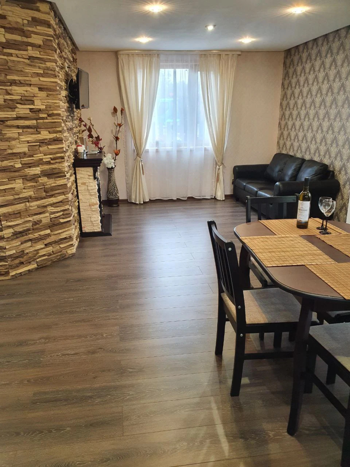 Частный дом Дом возле Ясеня