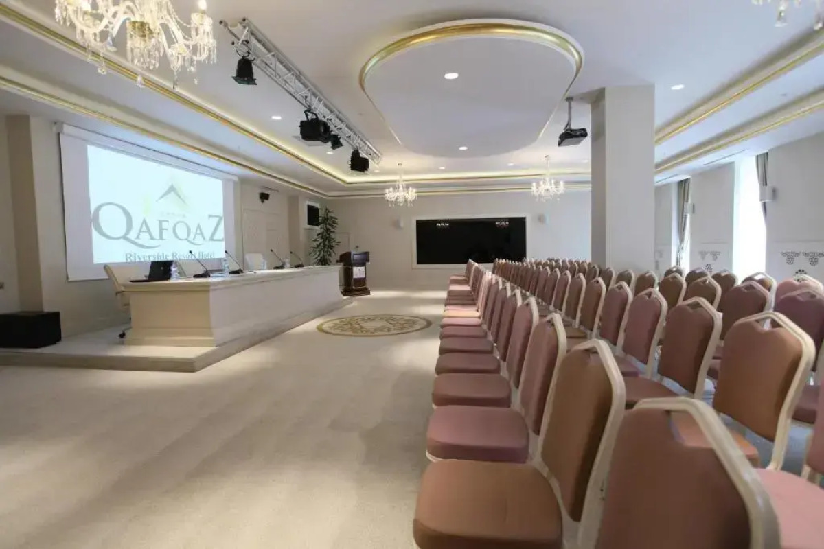 Отель Qafqaz Riverside