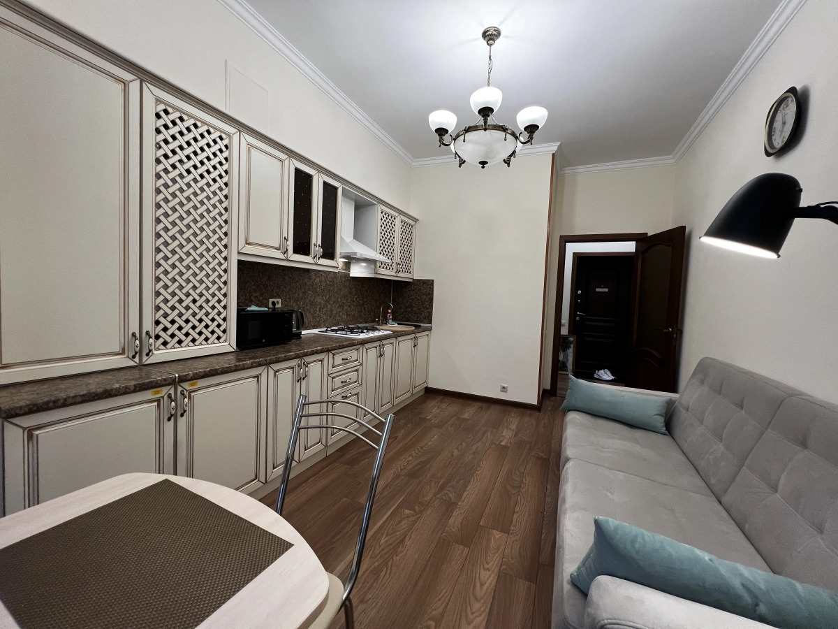 Апартаменты возле Парка на Аллее Строителей by Sutki26