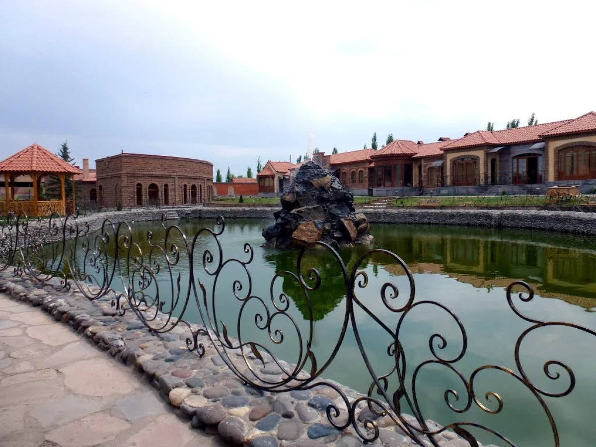 Отель Кавказ