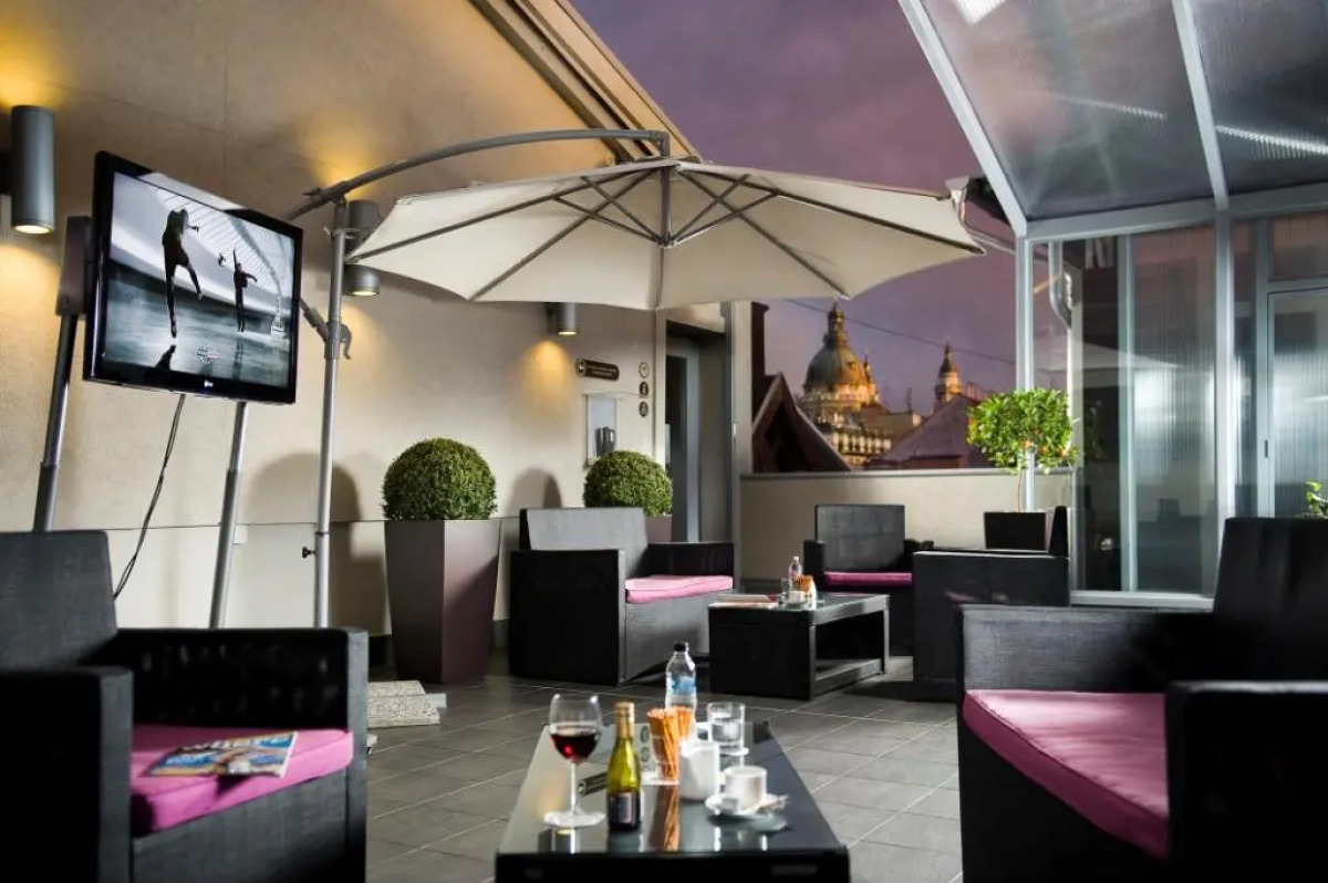 Отель Opera Garden