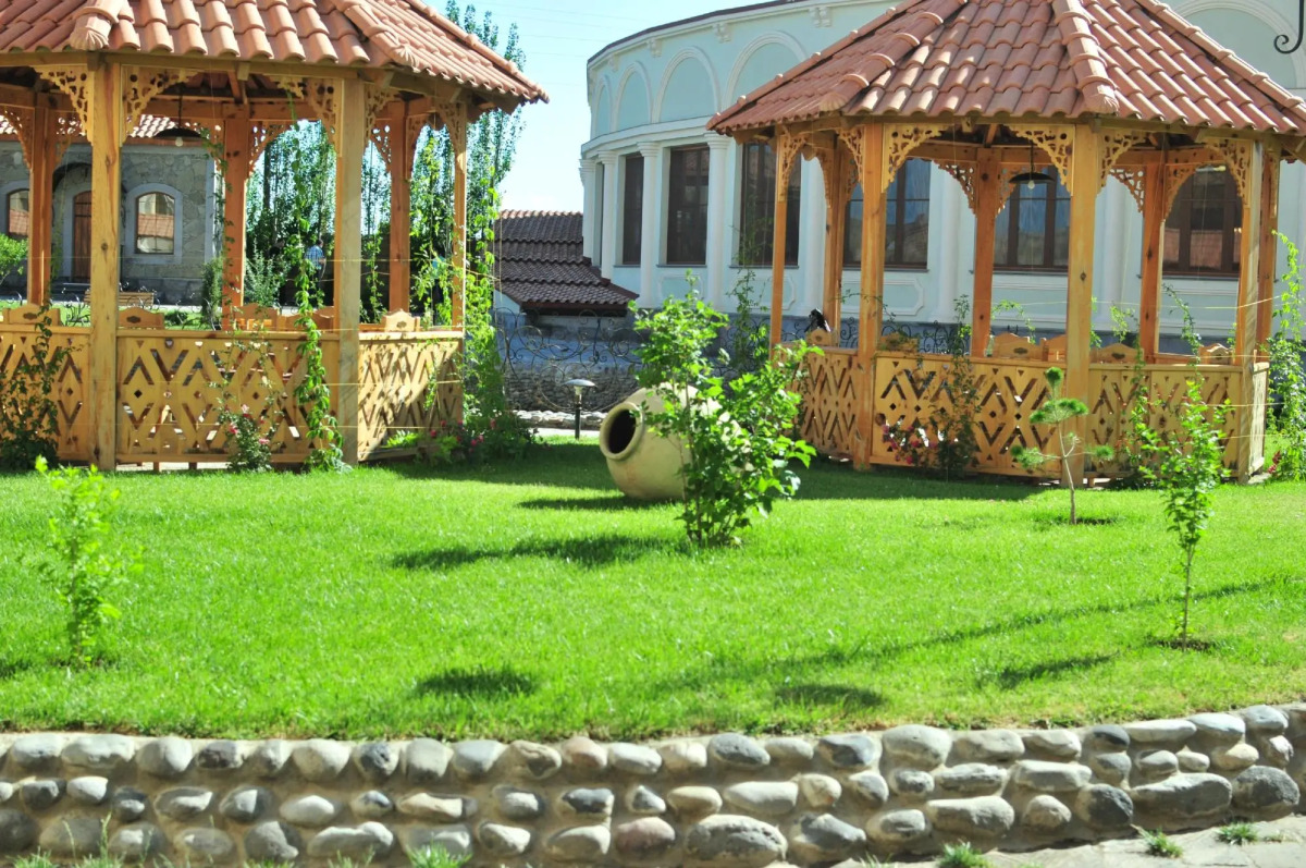 Отель Кавказ