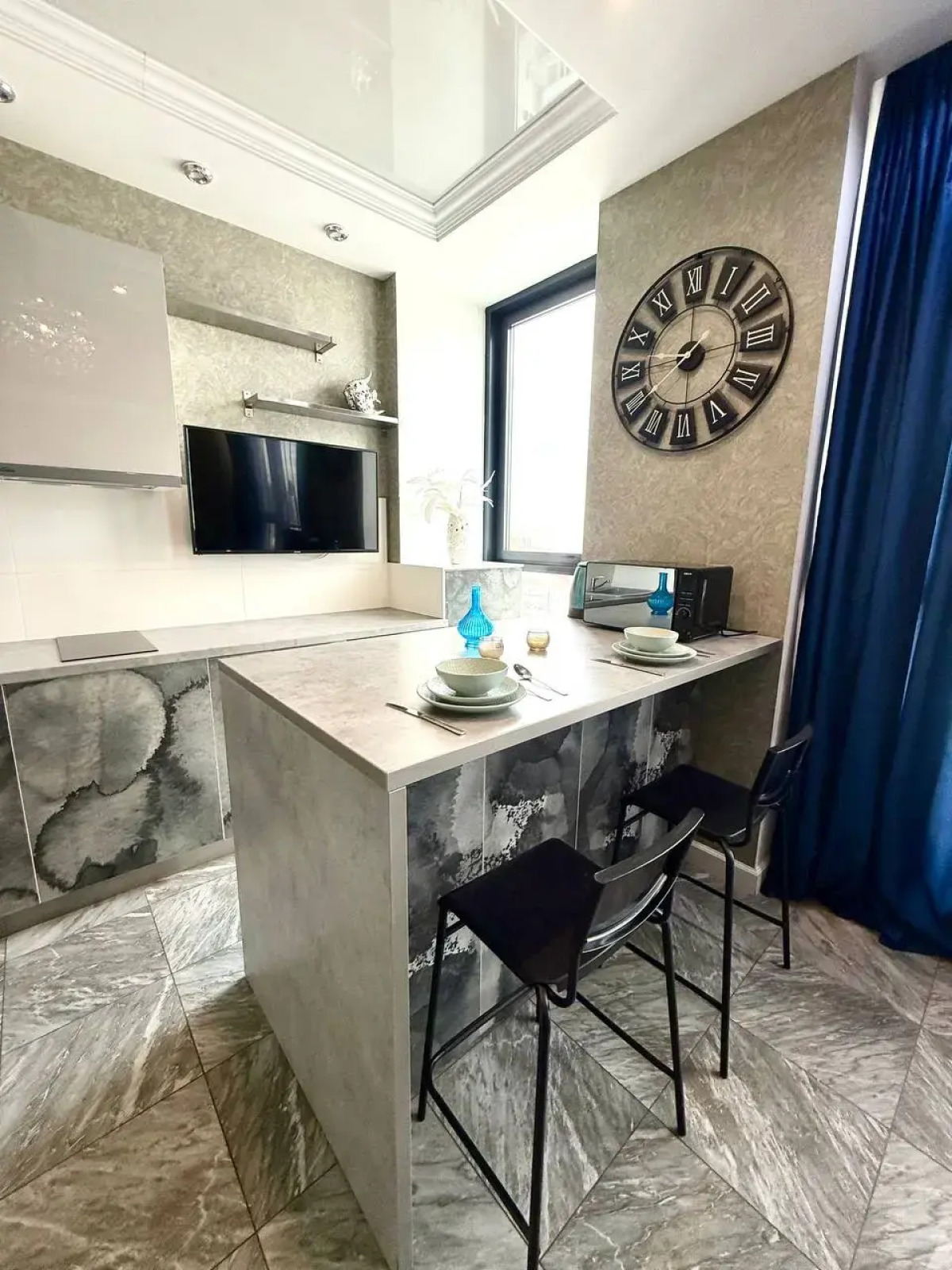 Апартаменты 1411 Верхнеторговая площадь 4