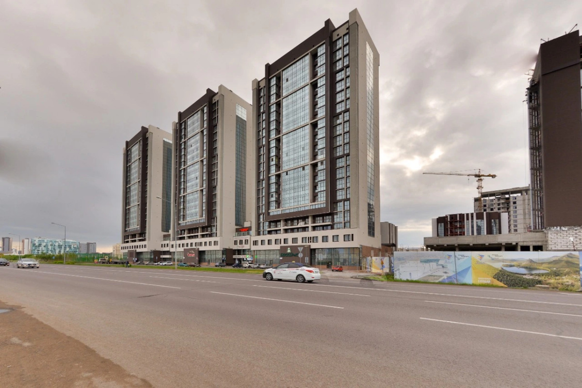 Апартаменты в центре Астаны с видом из окна