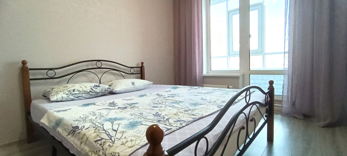 Апартаменты 100 Ночей на Комсомольском 122В