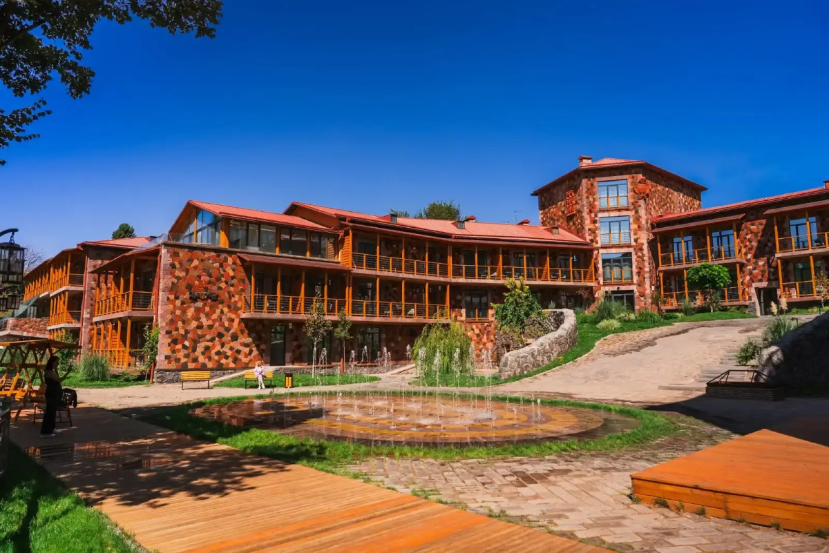 Отель Red Bridge Yerevan
