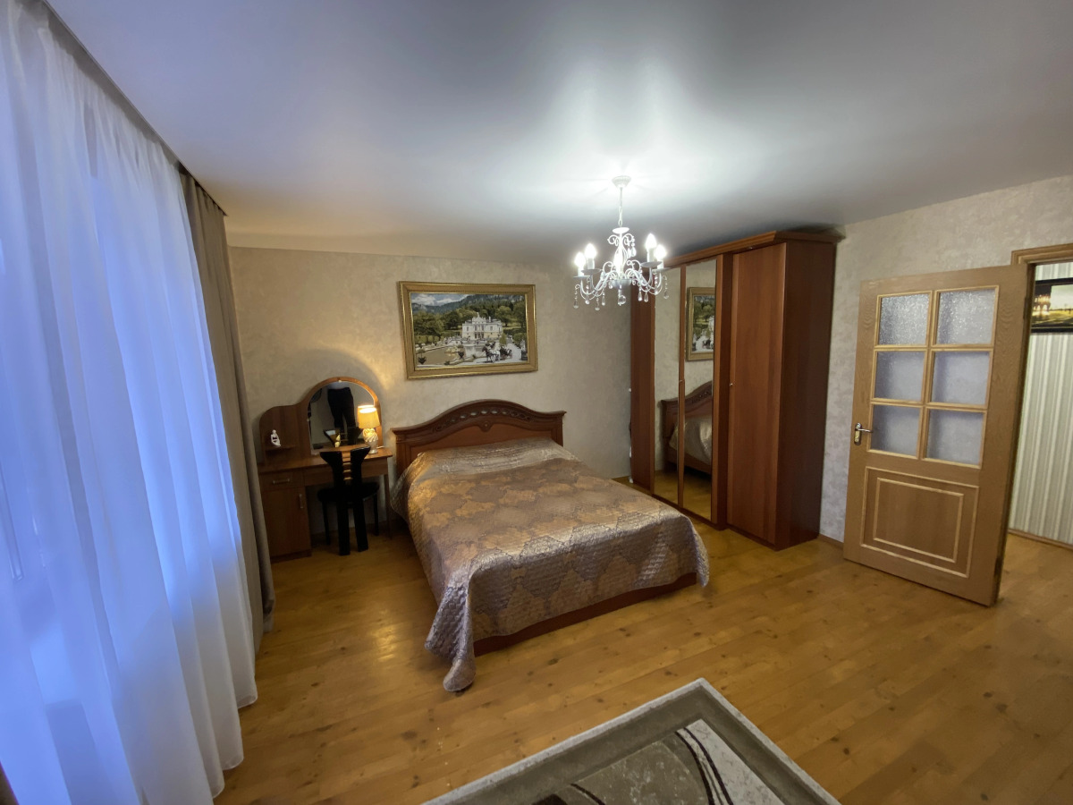 Квартира Уютная Двухкомнатная в Центре Города