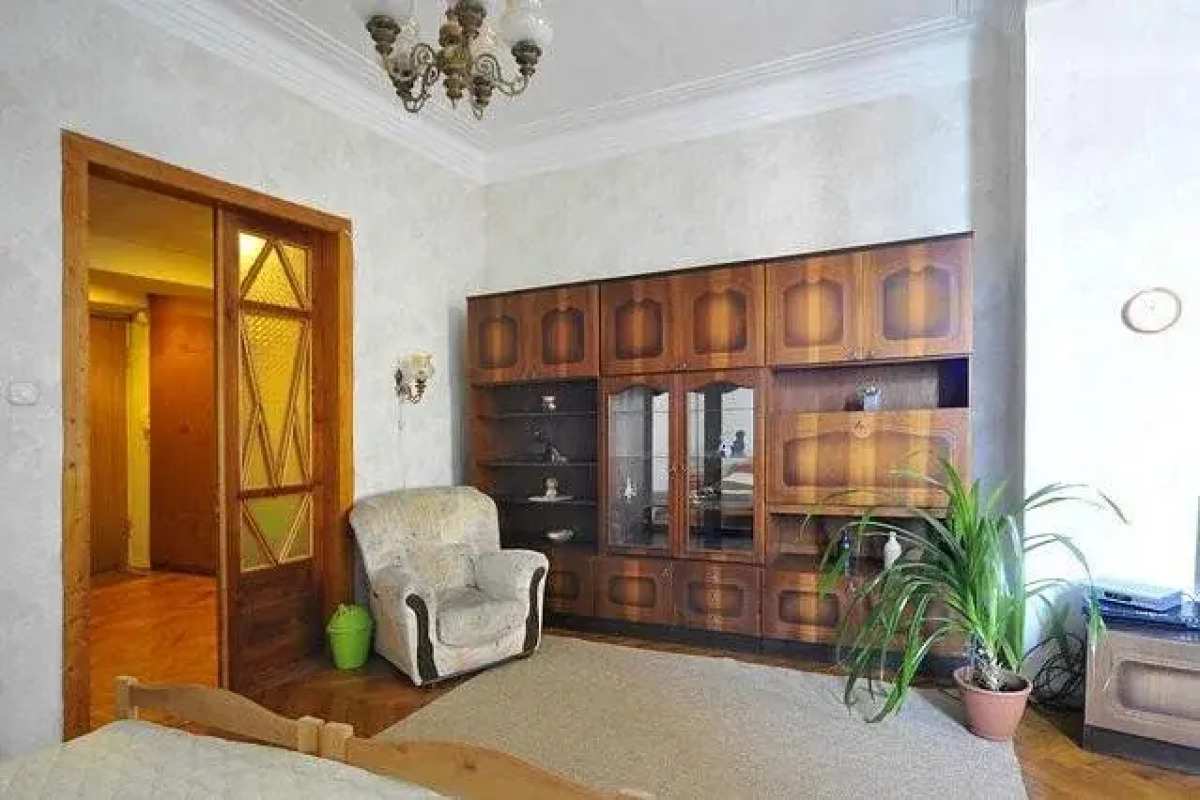 Ester President Hostel