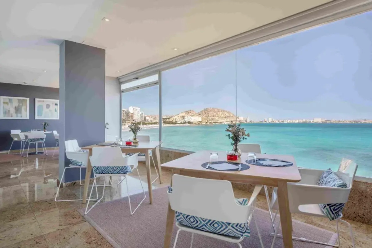 Отель Suites del Mar By Melia