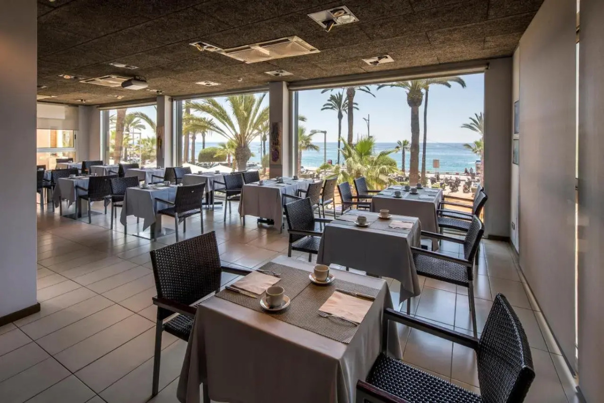 Отель URH Excelsior