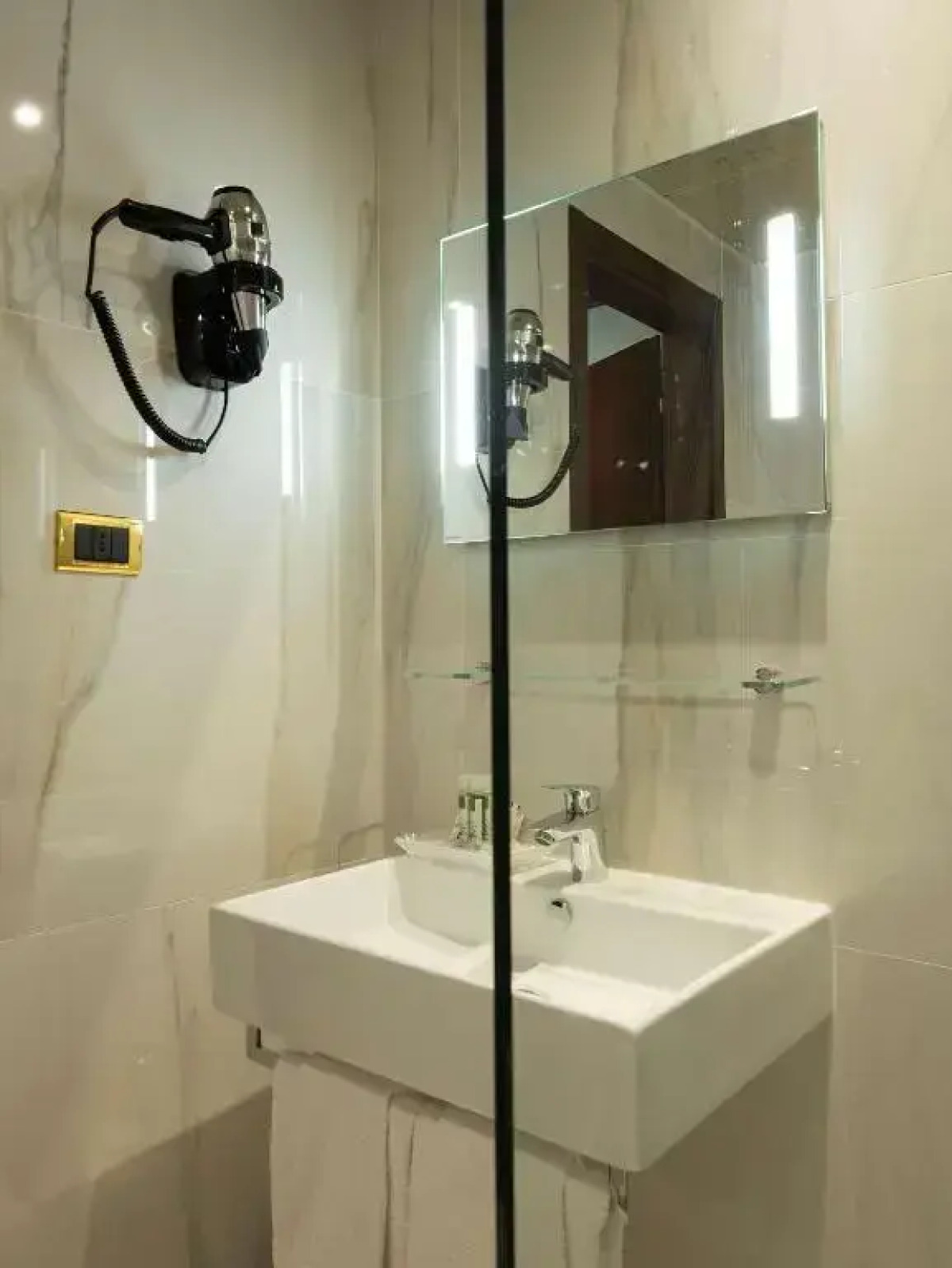 Отель C-Hotels Concorde