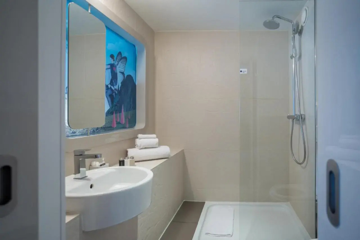 Отель Hôtel Le Marcel - Paris Gare de l'Est