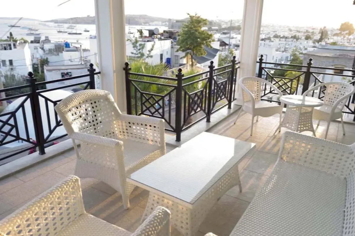 Ena Boutique Hotel & Residences