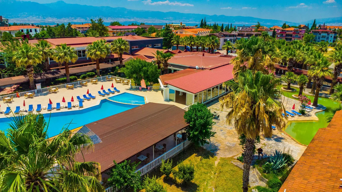 Larina Thermal Resort & Spa