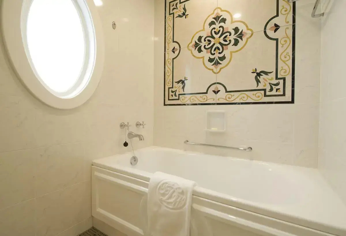 Tokyo Disneyland Hotel