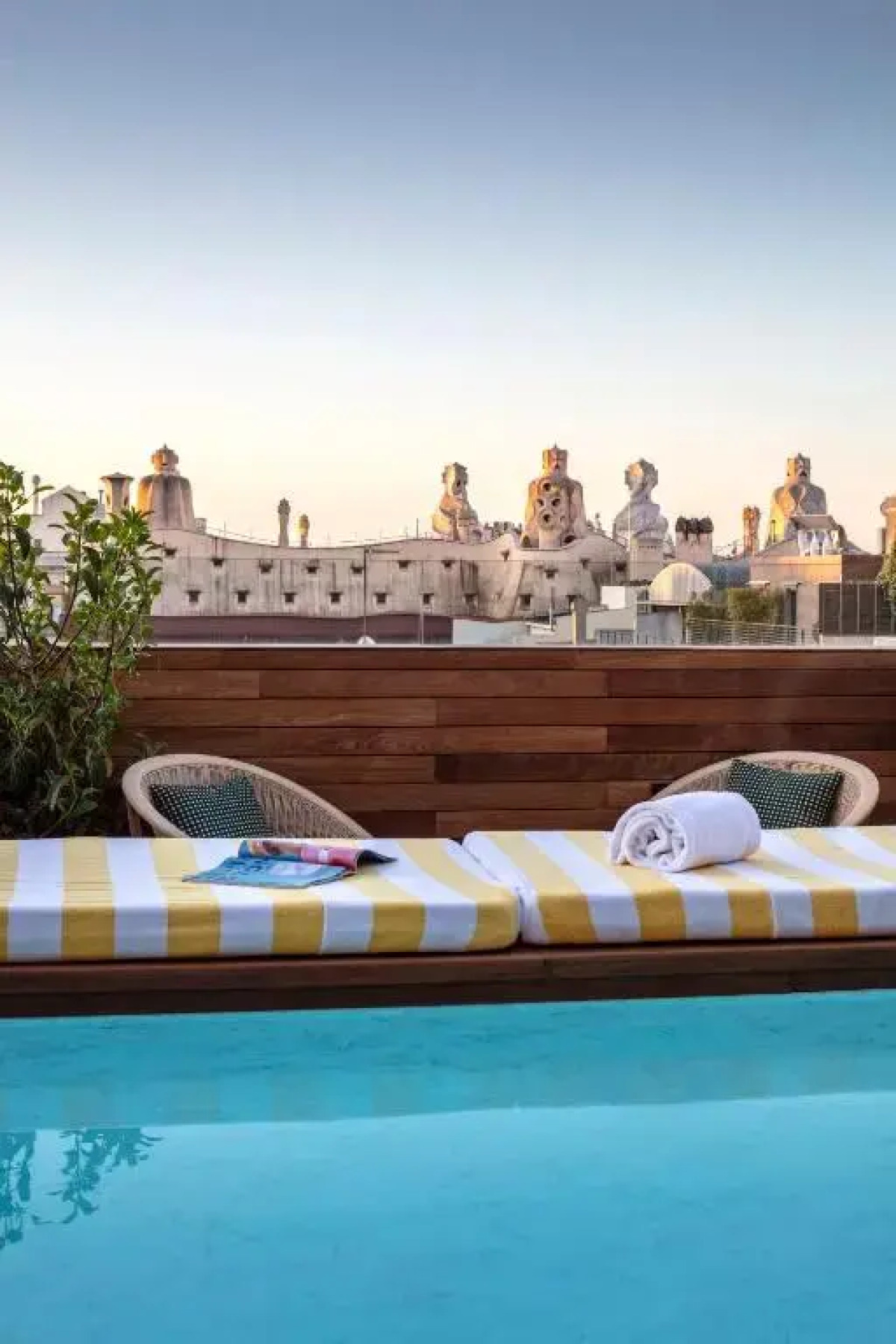 Отель Sir Victor